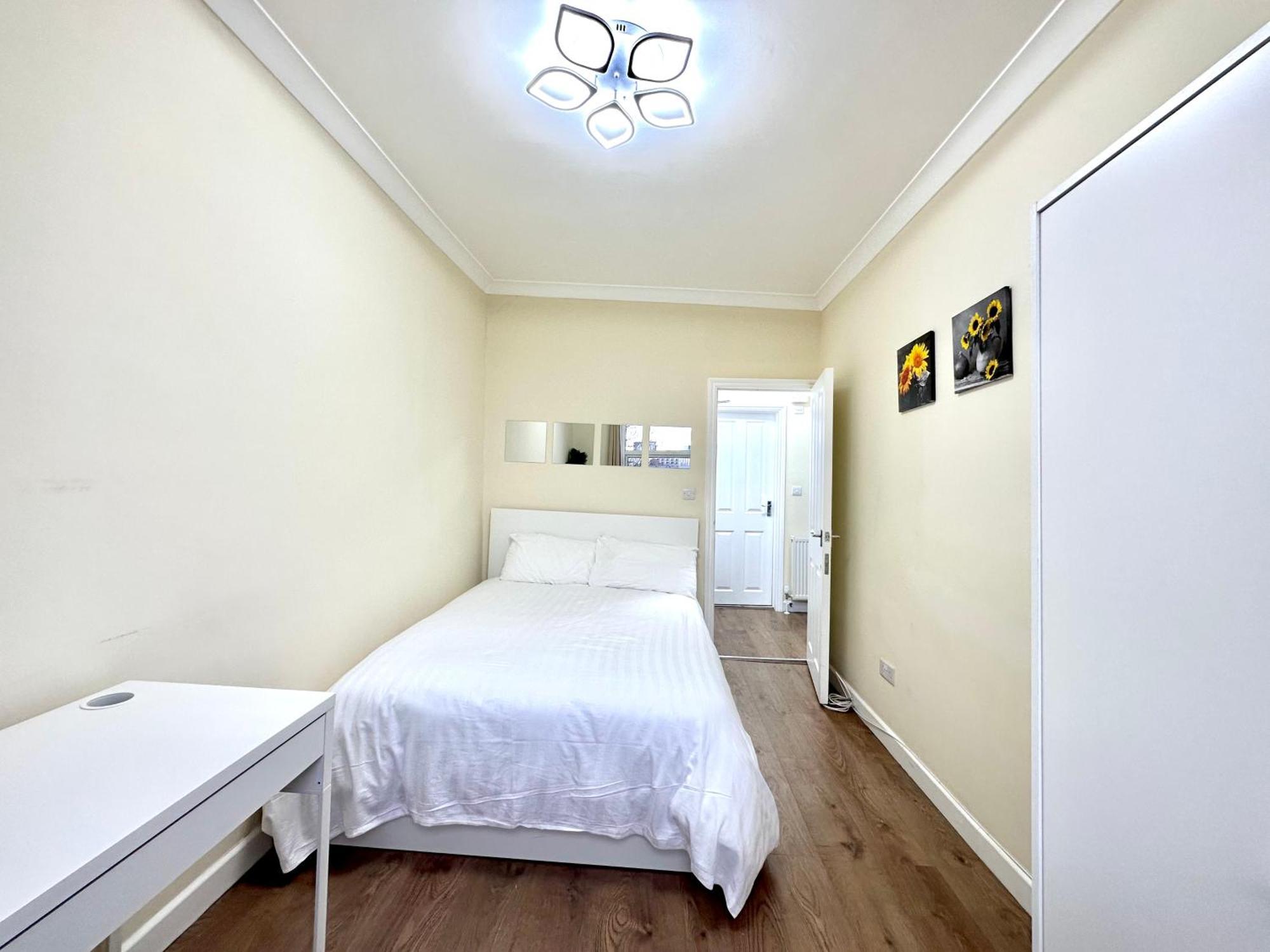 The Euston Guest House-64 London Bagian luar foto